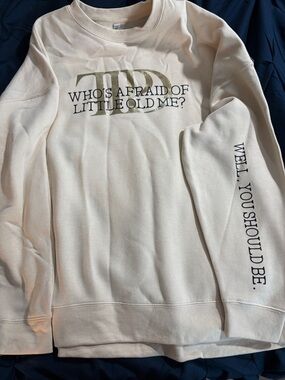 Cream Graphic Crewneck Sweatshirt with Sleeve Text - Unbranded